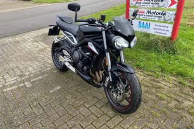 Triumph Street Triple RS (2019) thumbnail 3