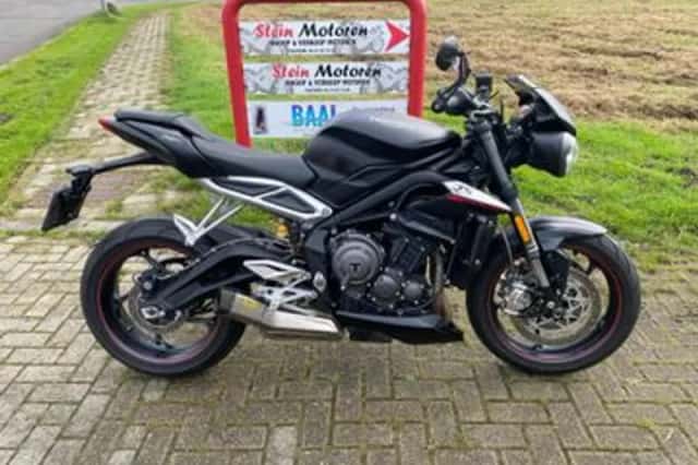 Triumph Street Triple RS (2019) thumbnail 4
