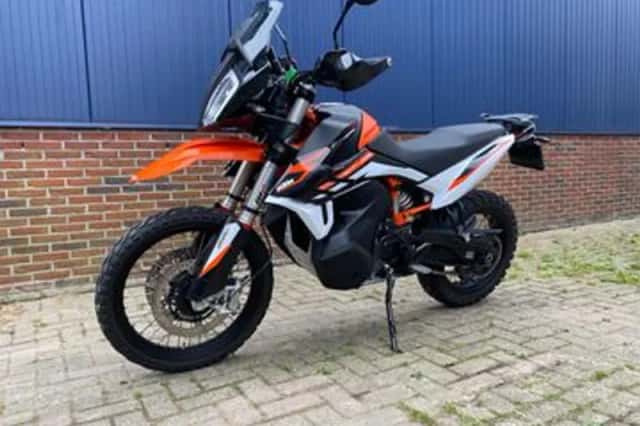 KTM 890 Adventure (2021) thumbnail 4