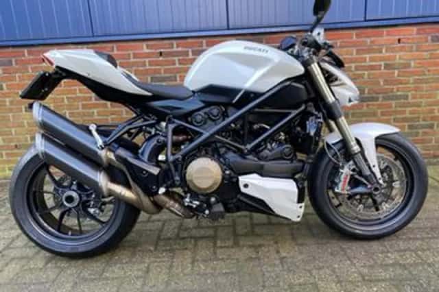 Ducati Streetfighter 1098 (2010) thumbnail 1