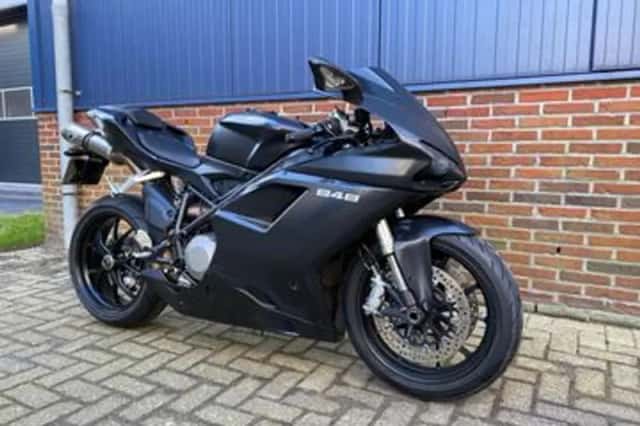 Ducati 848 (2010) thumbnail 2