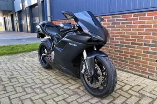 Ducati 848 (2010) thumbnail 3