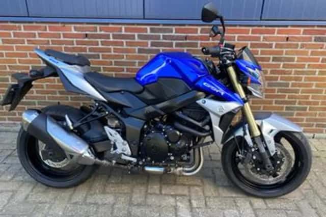 Suzuki GSR750 (2015) thumbnail 1