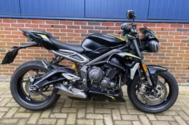 Triumph Street Triple 765 RS (2021) thumbnail 1