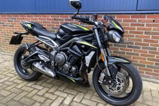 Triumph Street Triple 765 RS (2021) thumbnail 2