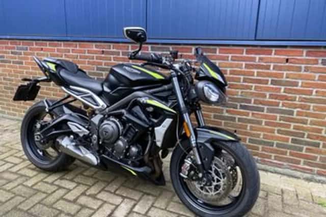 Triumph Street Triple 765 RS (2021) thumbnail 3