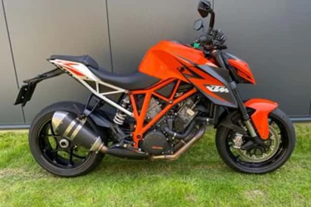 KTM 1290 SuperDuke R (2018) thumbnail 2