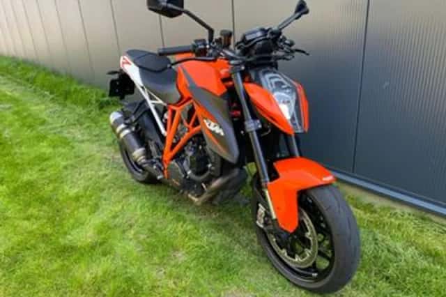 KTM 1290 SuperDuke R (2018) thumbnail 4