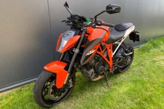 KTM 1290 SuperDuke R (2018) thumbnail 6
