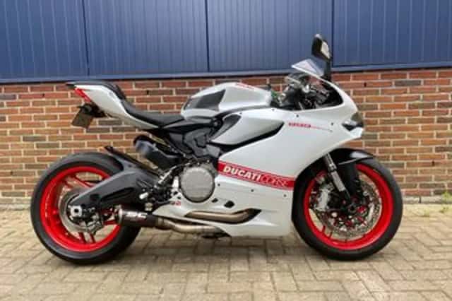 Ducati Panigale 899 (2014) thumbnail 1