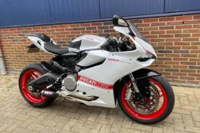 Ducati Panigale 899 (2014) thumbnail 2
