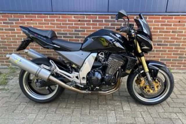 Kawasaki Z1000 (2005) thumbnail 1