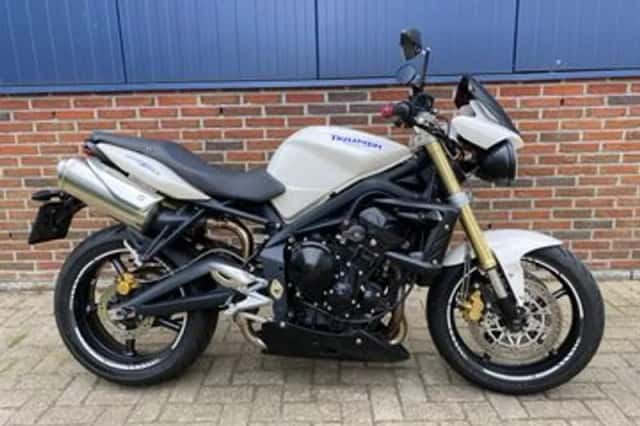 Triumph Street Triple 675 (2009) thumbnail 1