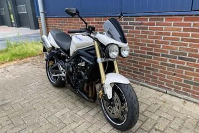 Triumph Street Triple 675 (2009) thumbnail 3