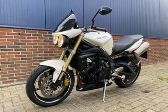 Triumph Street Triple 675 (2009) thumbnail 5