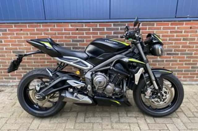 Triumph Street Triple 765 RS (2021) thumbnail 1