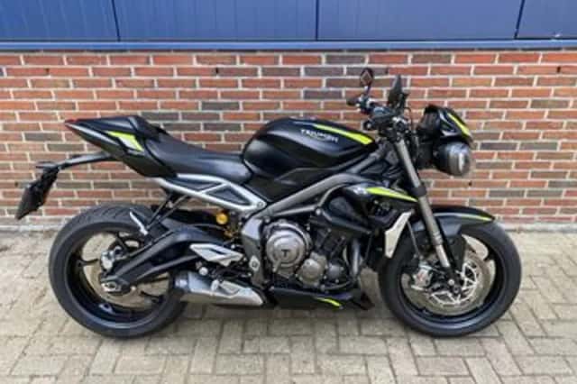 Triumph Street Triple 765 RS (2021) thumbnail 2
