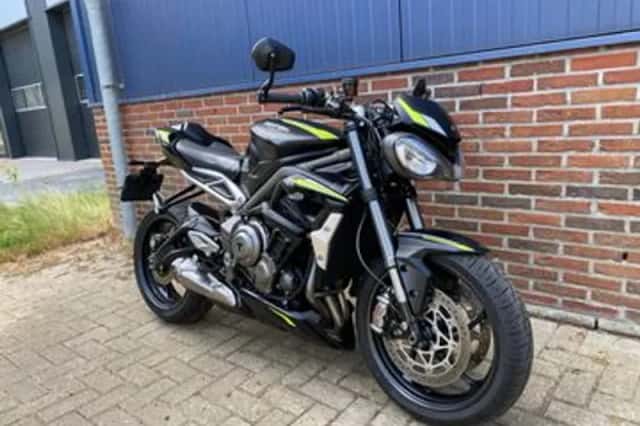 Triumph Street Triple 765 RS (2021) thumbnail 3