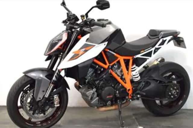 KTM 1290 SuperDuke R (2018) thumbnail 1