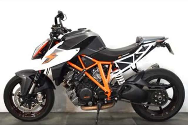 KTM 1290 SuperDuke R (2018) thumbnail 2