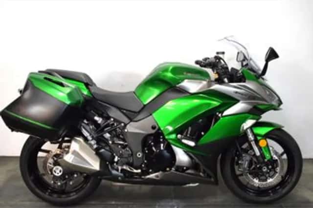 Kawasaki Z1000 (2018) thumbnail 3