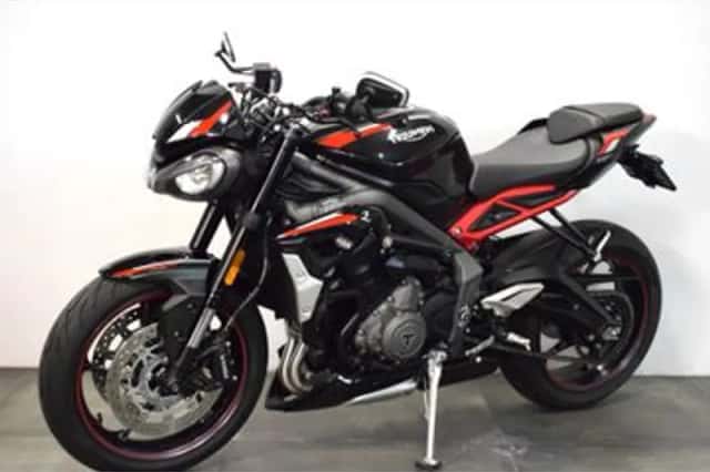 Triumph Street Triple 765 R (2021) thumbnail 1