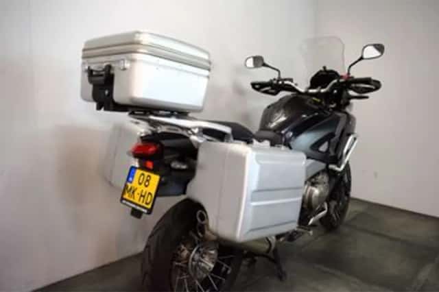 Honda VFR1200 (2012) thumbnail 2