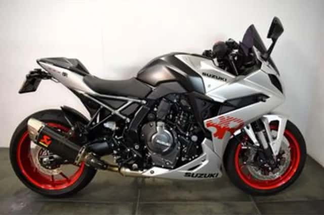 Suzuki GSX-8S (2024) thumbnail 2