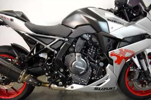 Suzuki GSX-8S (2024) thumbnail 4