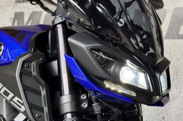 Yamaha MT-09 (2018) thumbnail 3