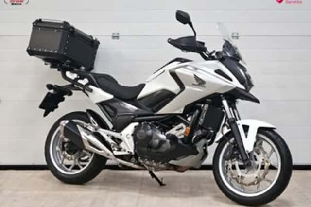 Honda NC750X (2016) thumbnail 1