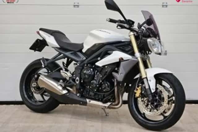 Triumph Street Triple 675 (2014) thumbnail 1
