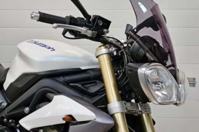 Triumph Street Triple 675 (2014) thumbnail 3