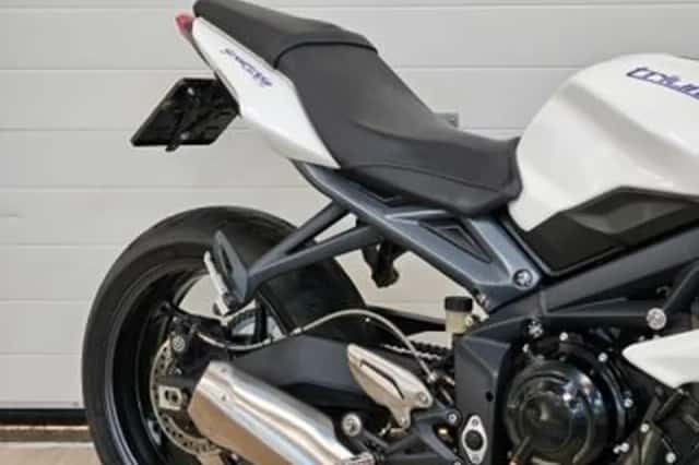 Triumph Street Triple 675 (2014) thumbnail 5