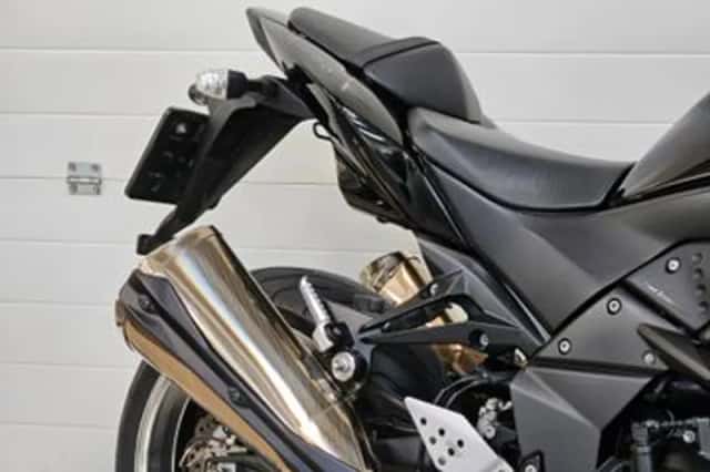 Kawasaki Z1000 (2010) thumbnail 2