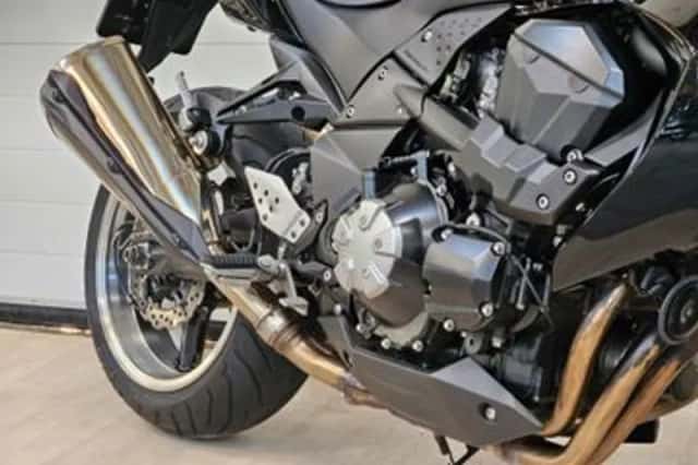 Kawasaki Z1000 (2010) thumbnail 3
