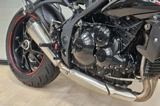 Triumph Speed Triple 1050 (2012) thumbnail 3