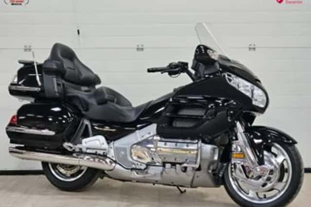 Honda GL 1800 Goldwing (2001) thumbnail 1