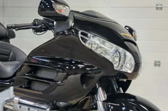 Honda GL 1800 Goldwing (2001) thumbnail 2
