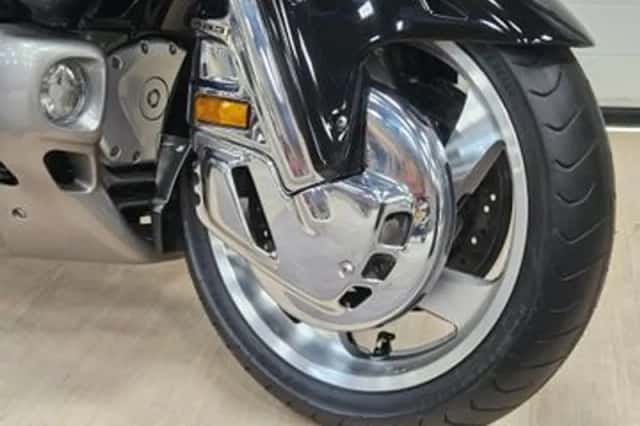 Honda GL 1800 Goldwing (2001) thumbnail 3