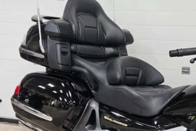 Honda GL 1800 Goldwing (2001) thumbnail 4