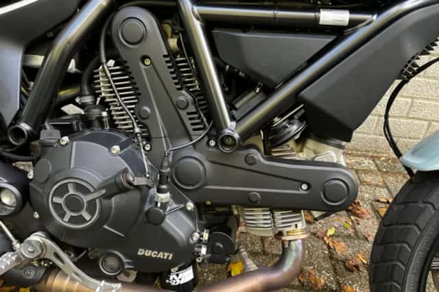 Ducati Scrambler SIXTY 2 (2016) thumbnail 2