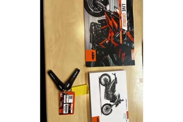 KTM 890 Duke R (2020) thumbnail 1