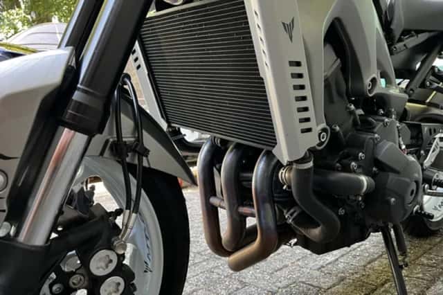 Yamaha MT-09 (2014) thumbnail 3