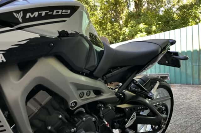 Yamaha MT-09 (2014) thumbnail 4