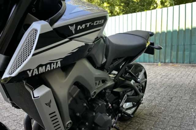 Yamaha MT-09 (2014) thumbnail 5
