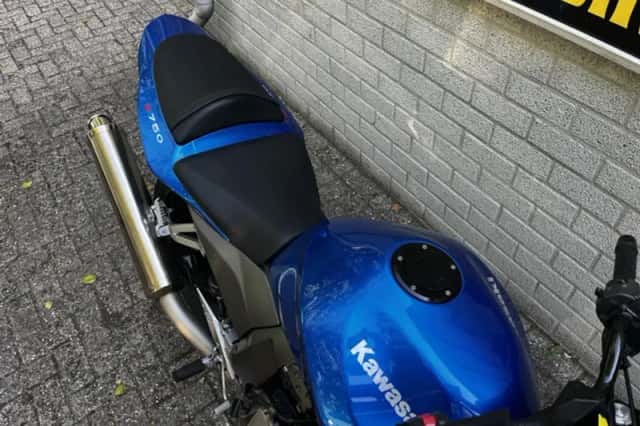 Kawasaki Z750 (2004) thumbnail 6
