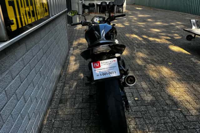 Kawasaki Z750 (2007) thumbnail 4