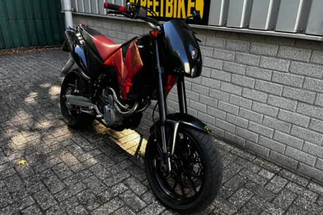 KTM 640 Duke II (2006) thumbnail 1