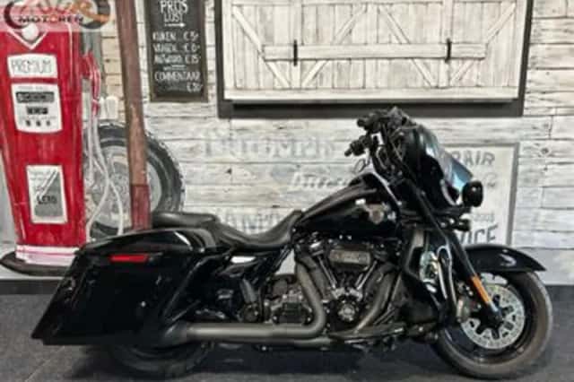 Harley-Davidson Street Glide (2018) thumbnail 1